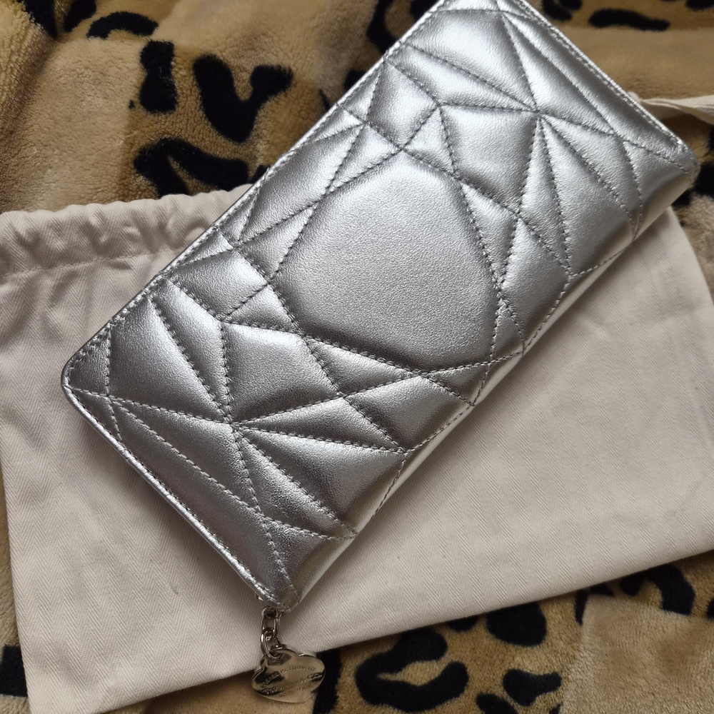 Elegant Silver Quilted Wallet